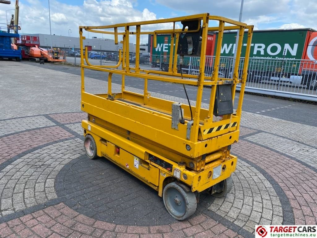 Haulotte Compact 8 Electric Scissor Work Lift 818cm - Plataforma de tijeras: foto 2 Haulotte Compact 8 Electric Scissor Work Lift 818cm - Plataforma de tijeras: foto 2
