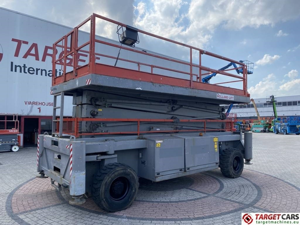 Holland Lift Combistar M-250DL27 diesel scissor worklift 27.20M - Plataforma de tijeras: foto 1 Holland Lift Combistar M-250DL27 diesel scissor worklift 27.20M - Plataforma de tijeras: foto 1
