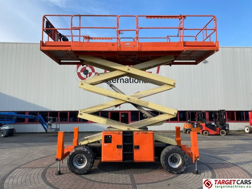 JLG 330LRT Diesel 4x4 Scissor Work Lift 1200cm - Plataforma de tijeras: foto 5 JLG 330LRT Diesel 4x4 Scissor Work Lift 1200cm - Plataforma de tijeras: foto 5