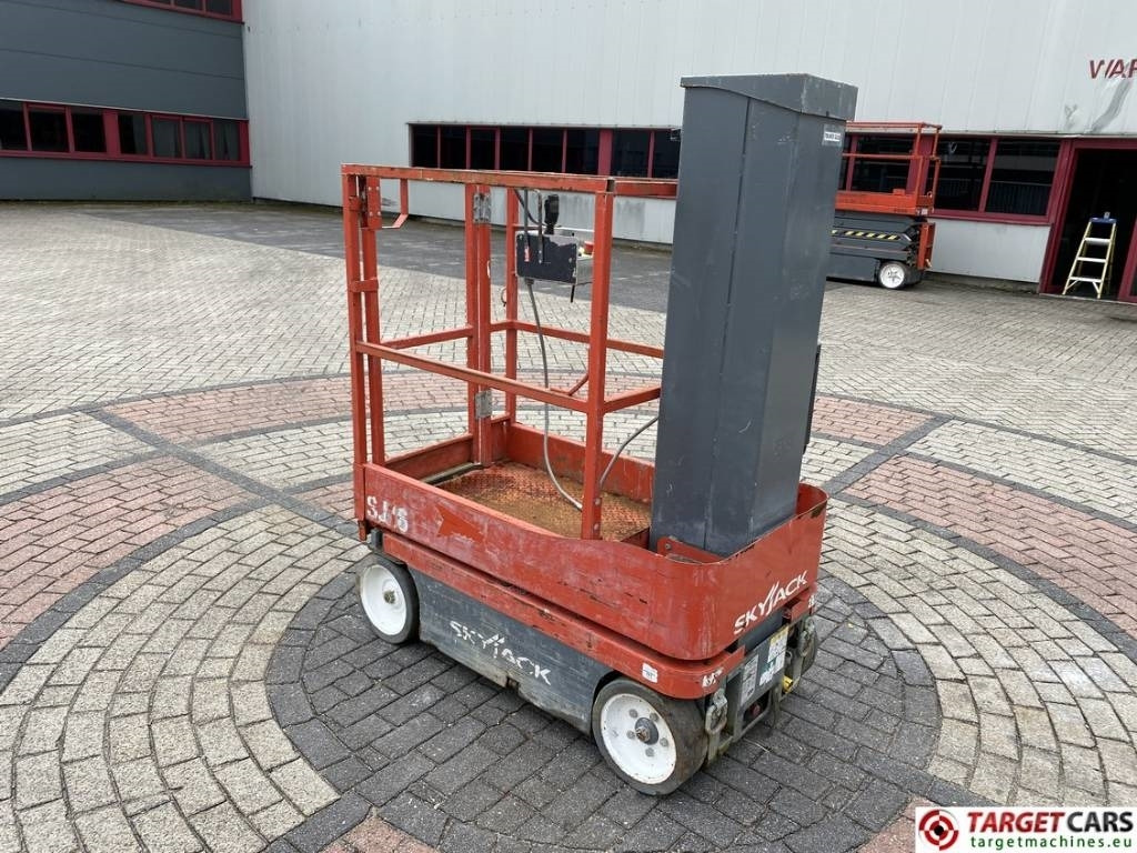 SkyJack SJ16 Electric Vertical Mast Work Lift 675cm - Plataforma de mástil vertical: foto 4 SkyJack SJ16 Electric Vertical Mast Work Lift 675cm - Plataforma de mástil vertical: foto 4