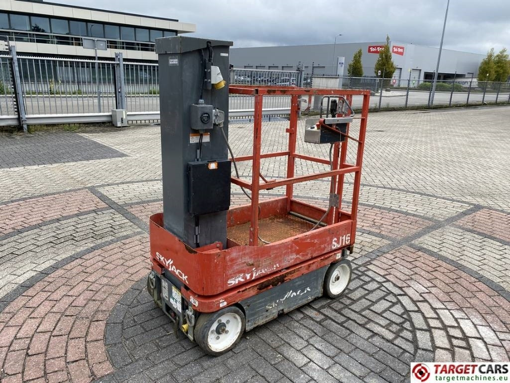 SkyJack SJ16 Electric Vertical Mast Work Lift 675cm - Plataforma de mástil vertical: foto 3 SkyJack SJ16 Electric Vertical Mast Work Lift 675cm - Plataforma de mástil vertical: foto 3
