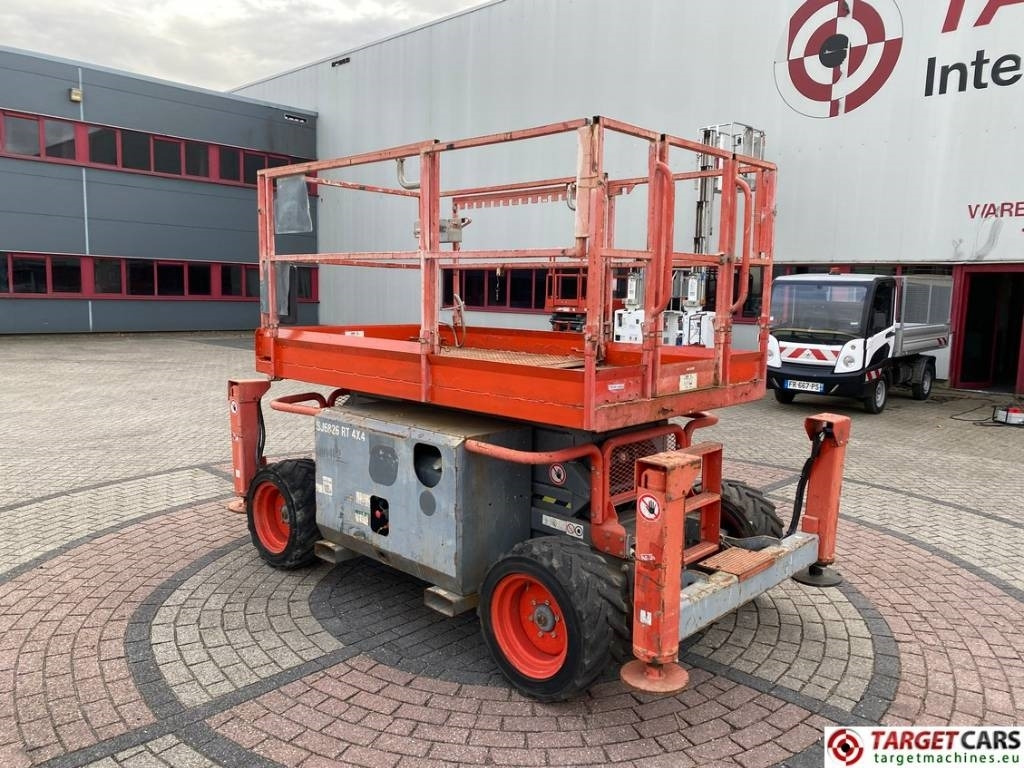 SkyJack SJ6826 RT Diesel 4x4 Scissor Work Lift 992cm - Plataforma de tijeras: foto 4 SkyJack SJ6826 RT Diesel 4x4 Scissor Work Lift 992cm - Plataforma de tijeras: foto 4