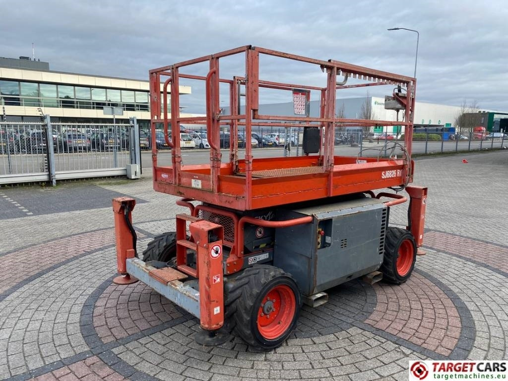 SkyJack SJ6826 RT Diesel 4x4 Scissor Work Lift 992cm - Plataforma de tijeras: foto 3 SkyJack SJ6826 RT Diesel 4x4 Scissor Work Lift 992cm - Plataforma de tijeras: foto 3