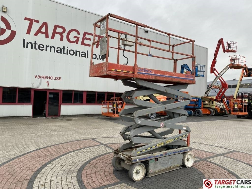 Leasing de SkyJack SJIII-3226 Electric Scissor Work Lift 990cm  SkyJack SJIII-3226 Electric Scissor Work Lift 990cm: foto 26