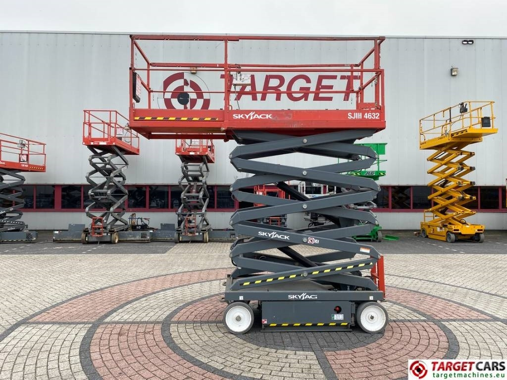SkyJack SJIII-4632 Electric 4632 Scissor Work Lift 1170cm - Plataforma de tijeras: foto 5 SkyJack SJIII-4632 Electric 4632 Scissor Work Lift 1170cm - Plataforma de tijeras: foto 5