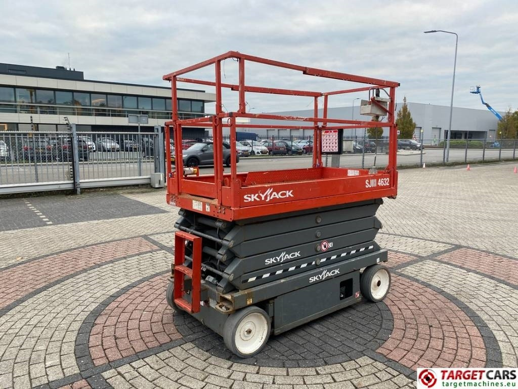 SkyJack SJIII-4632 Electric 4632 Scissor Work Lift 1170cm  - Plataforma de tijeras: foto 3 SkyJack SJIII-4632 Electric 4632 Scissor Work Lift 1170cm  - Plataforma de tijeras: foto 3