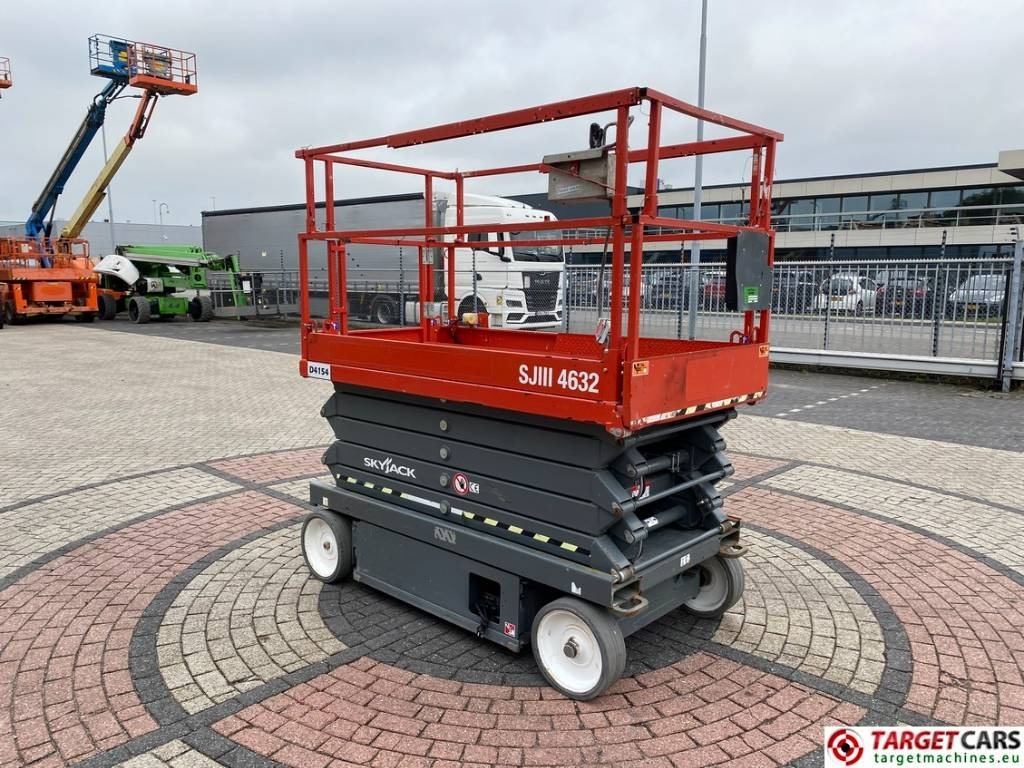 SkyJack SJIII-4632 Electric 4632 Scissor Work Lift 1170cm  - Plataforma de tijeras: foto 2 SkyJack SJIII-4632 Electric 4632 Scissor Work Lift 1170cm  - Plataforma de tijeras: foto 2