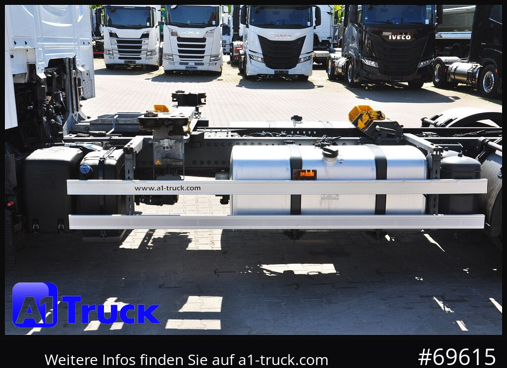 DAF XF530 FAN Multi 2x AHK Lenkachse, - Camión portacontenedore/ Intercambiable: foto 2 DAF XF530 FAN Multi 2x AHK Lenkachse, - Camión portacontenedore/ Intercambiable: foto 2