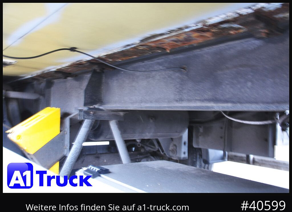 SCHMITZ Achwege & Tönjes, Rohrbahn, Fleisch, Schmitz Aufbau - Remolque frigorífico: foto 3 SCHMITZ Achwege & Tönjes, Rohrbahn, Fleisch, Schmitz Aufbau - Remolque frigorífico: foto 3
