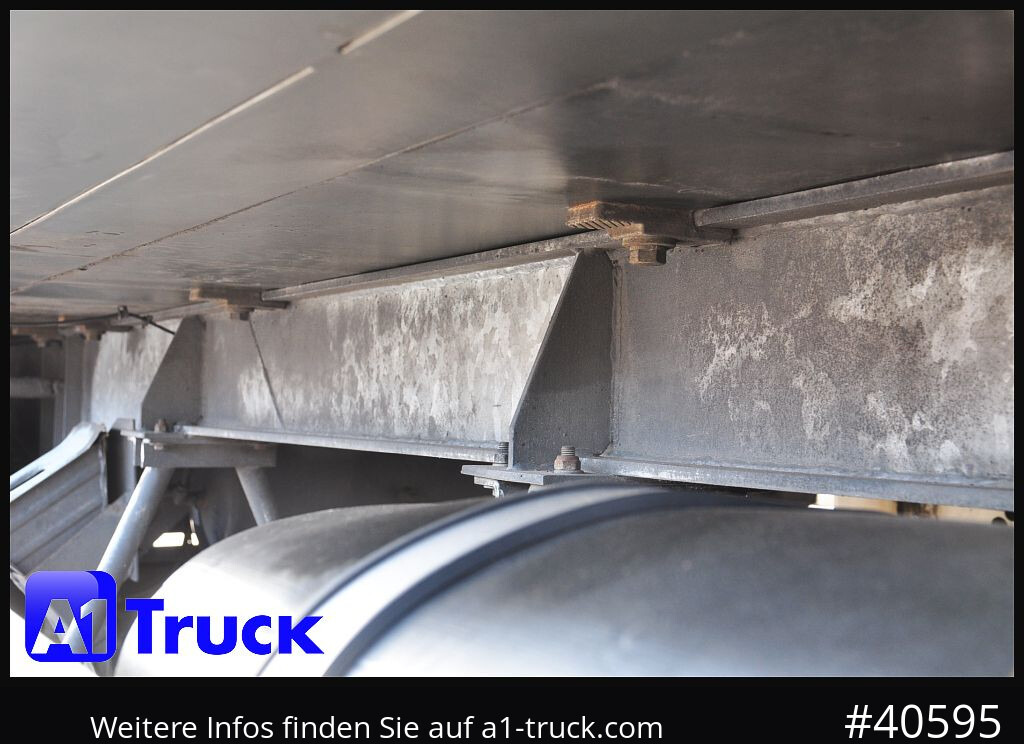 SCHMITZ Achwege & Tönjes, Rohrbahn, Fleisch, Schmitz Aufbau - Remolque frigorífico: foto 2 SCHMITZ Achwege & Tönjes, Rohrbahn, Fleisch, Schmitz Aufbau - Remolque frigorífico: foto 2