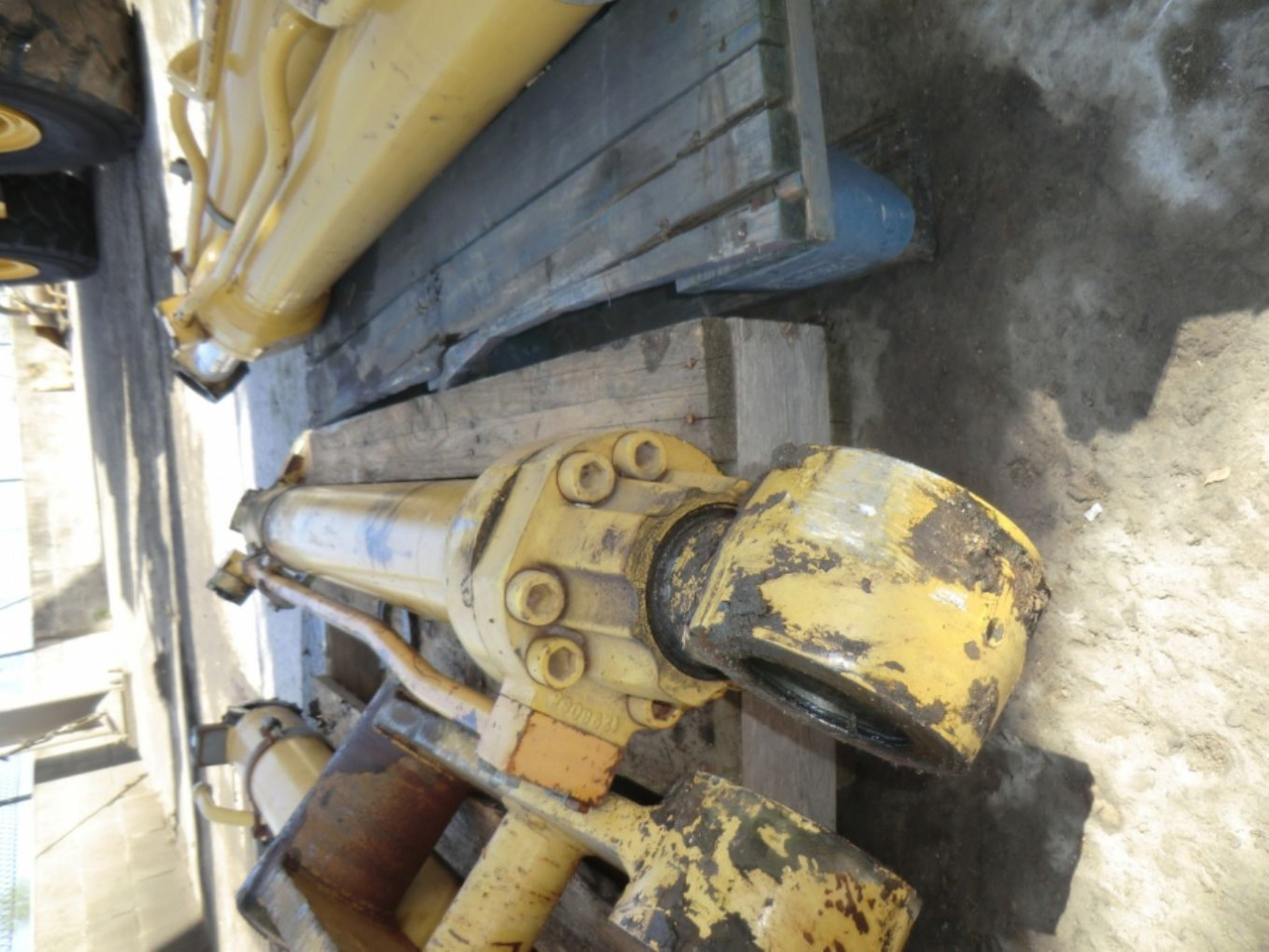 Caterpillar 317B LN Cilindro benna - Cilindro hidráulico para Maquinaria de construcción: foto 1 Caterpillar 317B LN Cilindro benna - Cilindro hidráulico para Maquinaria de construcción: foto 1