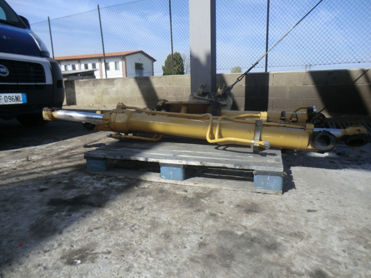 Caterpillar 317B LN N. 2 cilindri di sollevamento - Cilindro hidráulico para Maquinaria de construcción: foto 2 Caterpillar 317B LN N. 2 cilindri di sollevamento - Cilindro hidráulico para Maquinaria de construcción: foto 2