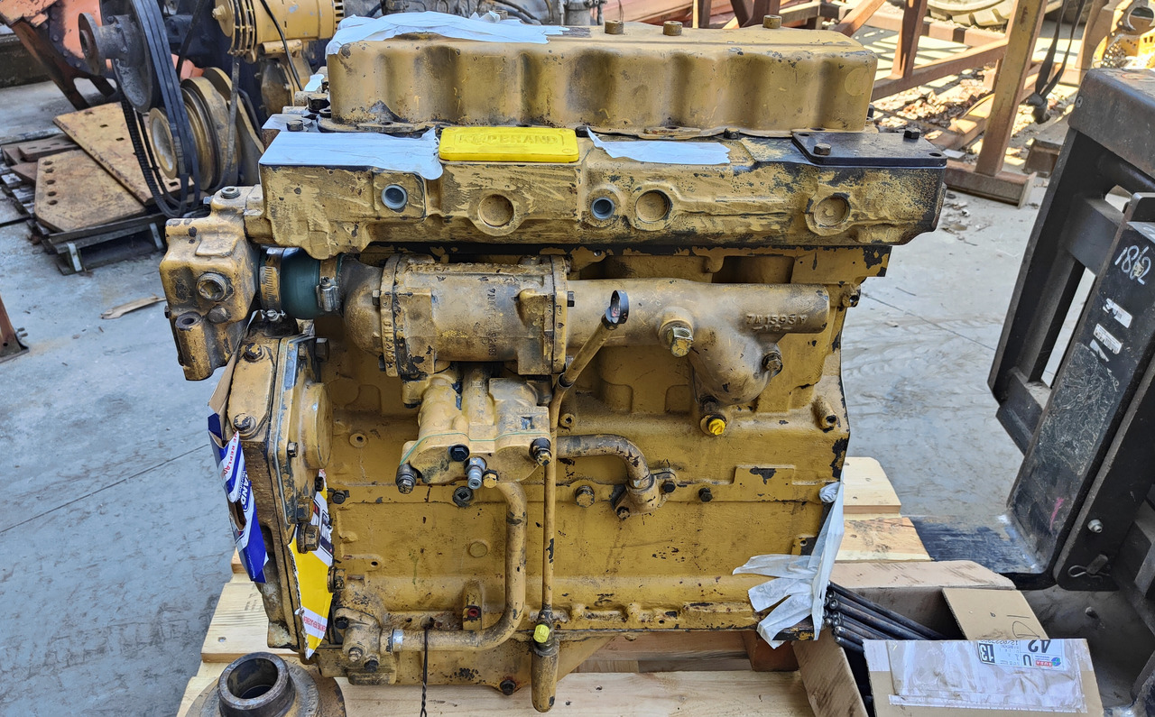 Caterpillar 3304 DI - Motor y piezas para Maquinaria de construcción: foto 1 Caterpillar 3304 DI - Motor y piezas para Maquinaria de construcción: foto 1
