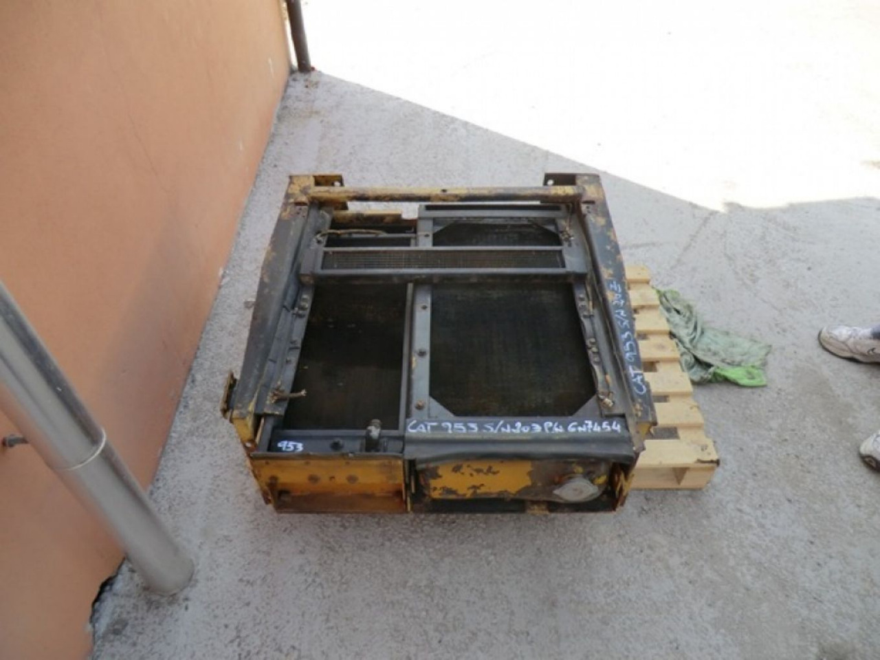 Caterpillar 953 RADIATORE ACQUA - Radiador para Maquinaria de construcción: foto 1 Caterpillar 953 RADIATORE ACQUA - Radiador para Maquinaria de construcción: foto 1