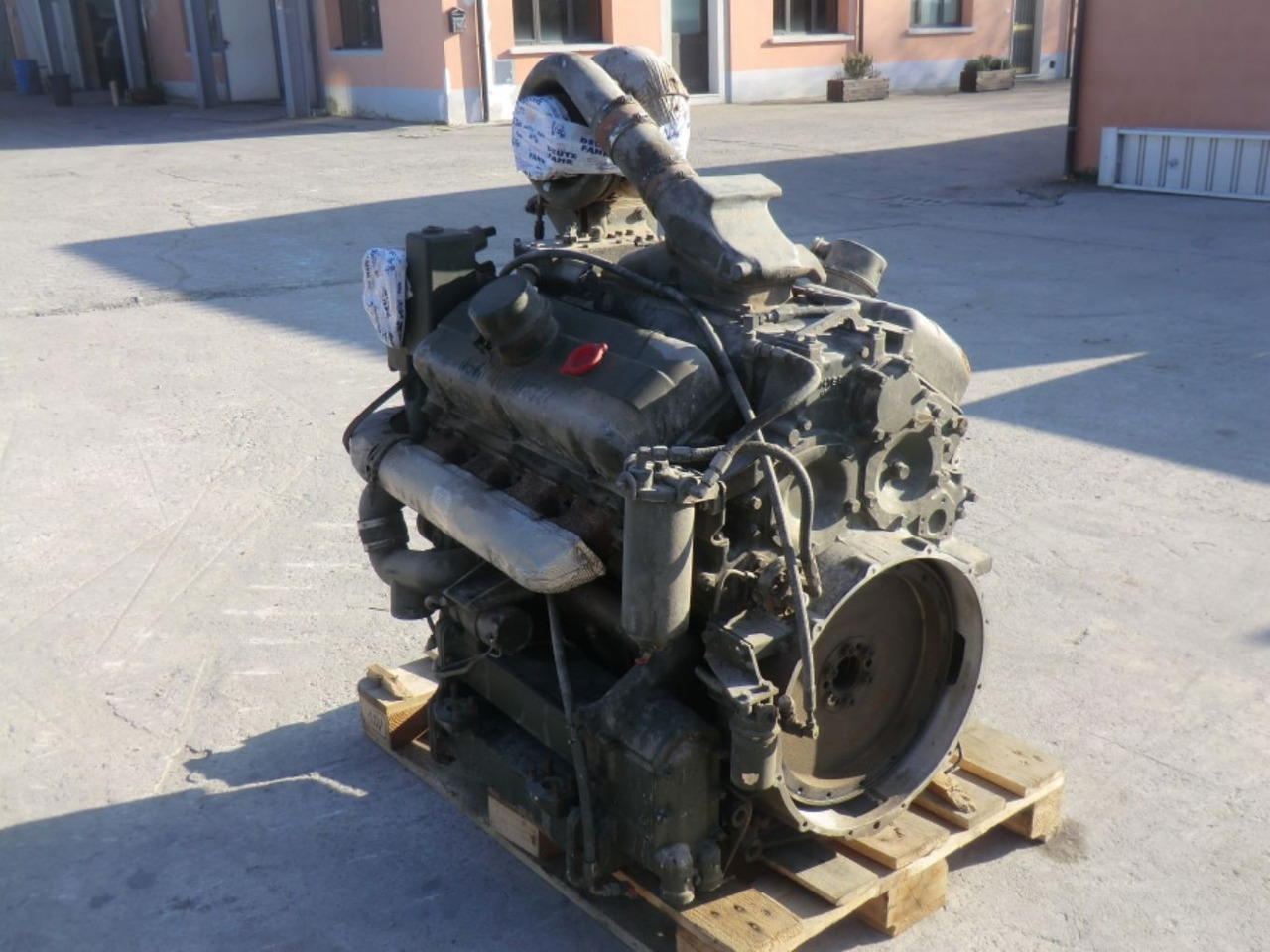 DETROIT DIESEL 8V53 MOTORE MARINO USATO. TIPO D.W. - L.S. COMPLETO DI TURBO E MOTORINO DI AVVIAMENTO. - Motor para Maquinaria de construcción: foto 2 DETROIT DIESEL 8V53 MOTORE MARINO USATO. TIPO D.W. - L.S. COMPLETO DI TURBO E MOTORINO DI AVVIAMENTO. - Motor para Maquinaria de construcción: foto 2