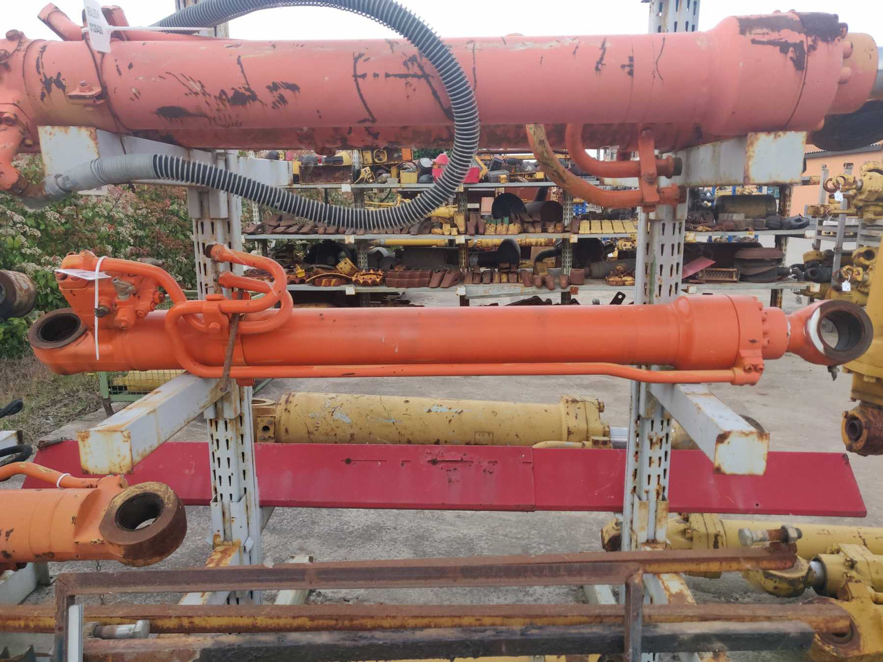 HITACHI ZX240 BAS Cilindro di salita destro con valvola anticaduta - Válvula para Maquinaria de construcción: foto 1 HITACHI ZX240 BAS Cilindro di salita destro con valvola anticaduta - Válvula para Maquinaria de construcción: foto 1