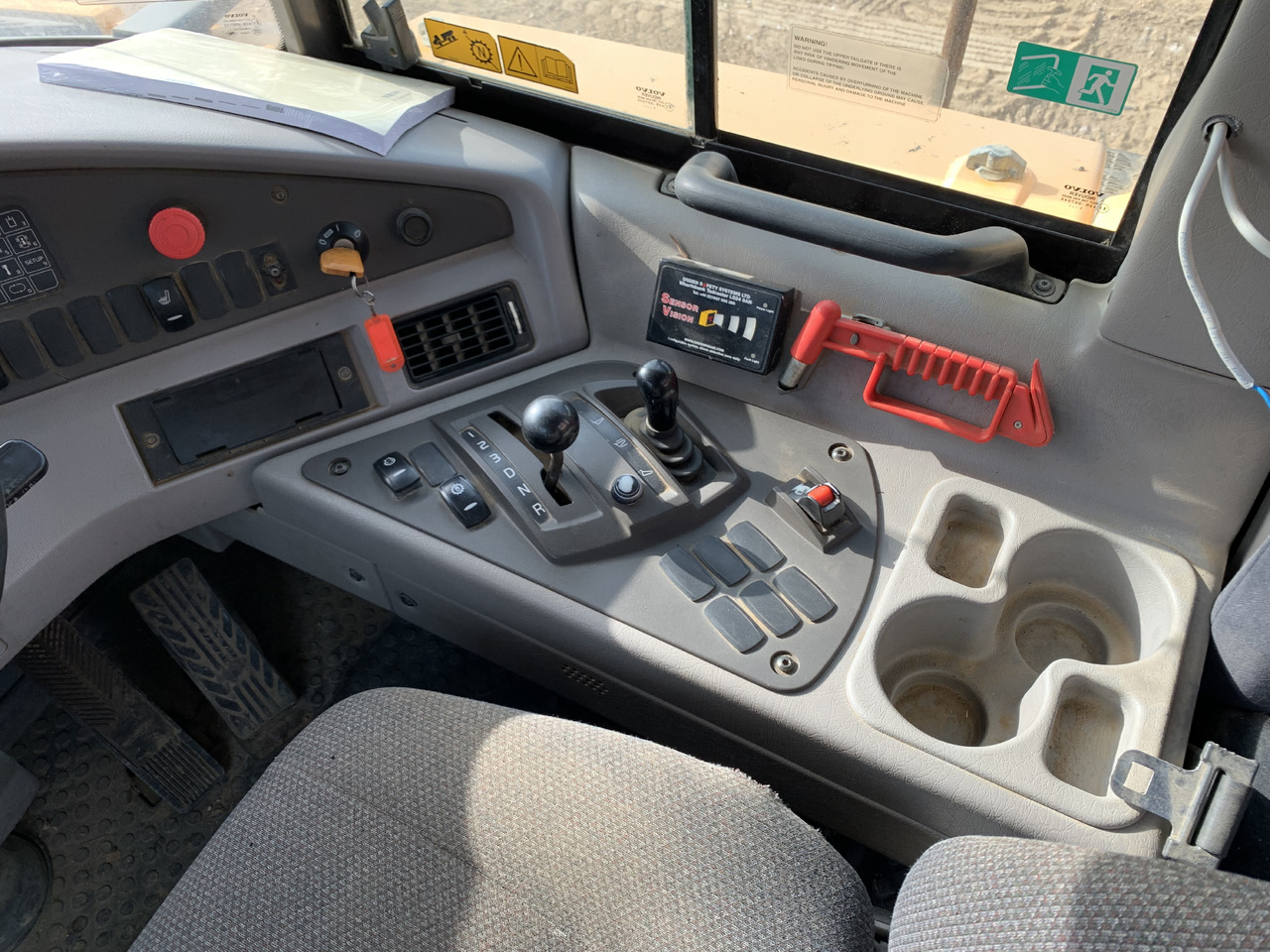 Dúmper articulado VOLVO A30F: foto 10