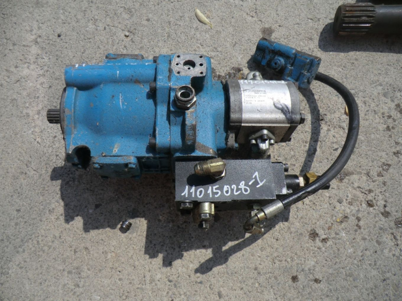 VOLVO L120C ALBERO, SENSORE E POMPA - Transmisión para Maquinaria de construcción: foto 2 VOLVO L120C ALBERO, SENSORE E POMPA - Transmisión para Maquinaria de construcción: foto 2