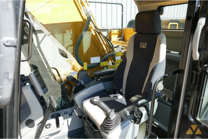 Excavadora de cadenas Caterpillar 320FL: foto 7