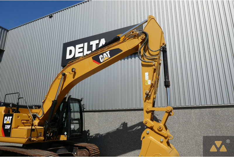 Excavadora de cadenas Caterpillar 320FL: foto 9