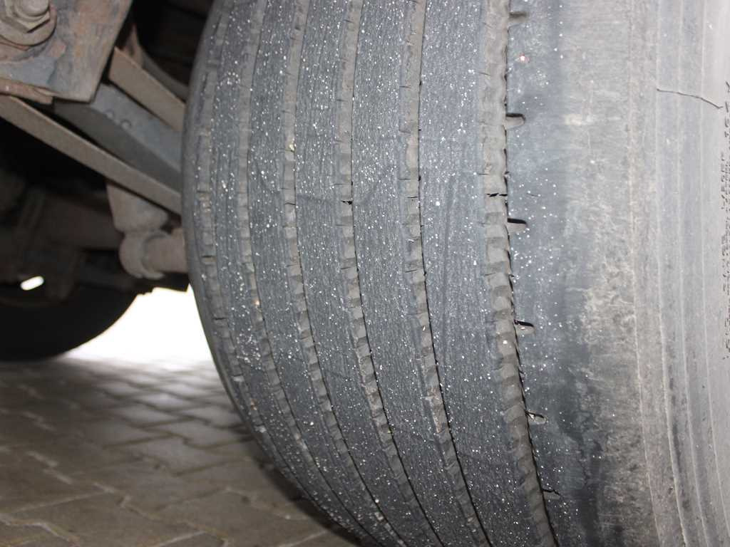 Semirremolque lona Krone SD 04, LOWDECK, LIFTING AXLE, MULTILOCK, LIFTING ROOF: foto 11 Semirremolque lona Krone SD 04, LOWDECK, LIFTING AXLE, MULTILOCK, LIFTING ROOF: foto 11