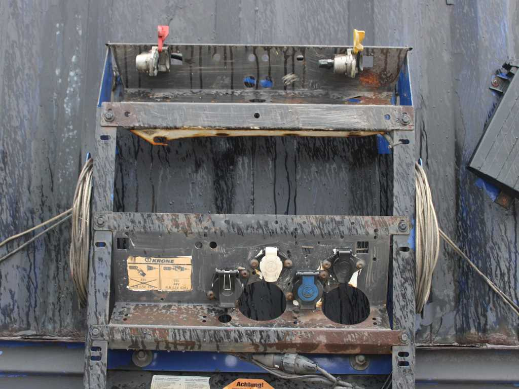 Semirremolque lona Krone SD 04, LOWDECK, LIFTING AXLE, MULTILOCK, LIFTING ROOF: foto 6 Semirremolque lona Krone SD 04, LOWDECK, LIFTING AXLE, MULTILOCK, LIFTING ROOF: foto 6