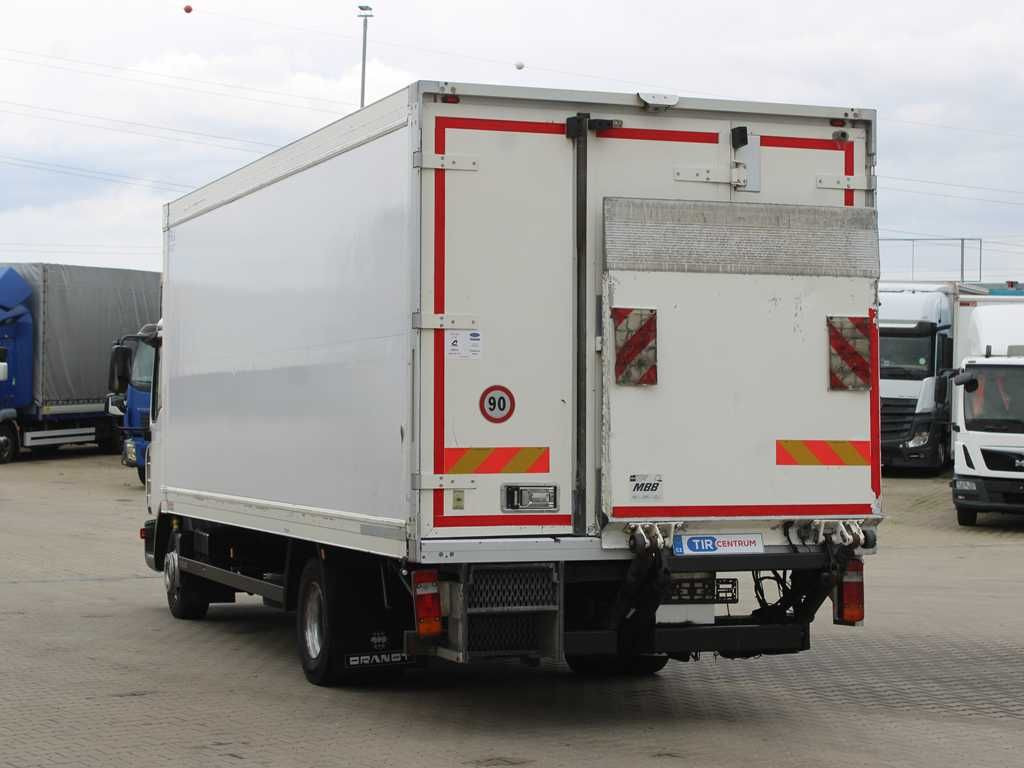 MAN TGL 12.210, TAIL LIFT, CARRIER SUPRA 850Mt - Camión frigorífico: foto 4 MAN TGL 12.210, TAIL LIFT, CARRIER SUPRA 850Mt - Camión frigorífico: foto 4