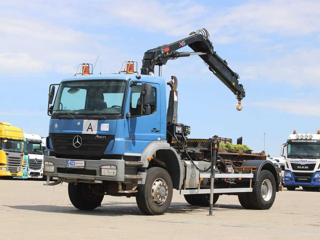 Mercedes-Benz AXOR 1824, CRANE HIAB 099B-3 DUO, 4x4 - Camión multibasculante, Camión grúa: foto 1 Mercedes-Benz AXOR 1824, CRANE HIAB 099B-3 DUO, 4x4 - Camión multibasculante, Camión grúa: foto 1