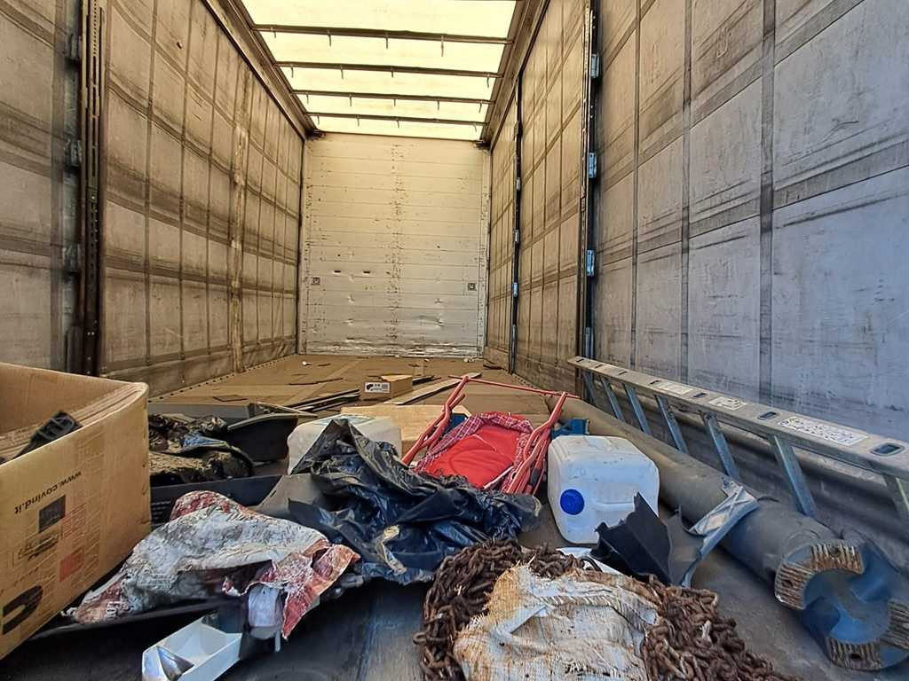 Mercedes-Benz Actros 2542, 6X2 + PANAV TVK18M - Camión lona: foto 4 Mercedes-Benz Actros 2542, 6X2 + PANAV TVK18M - Camión lona: foto 4