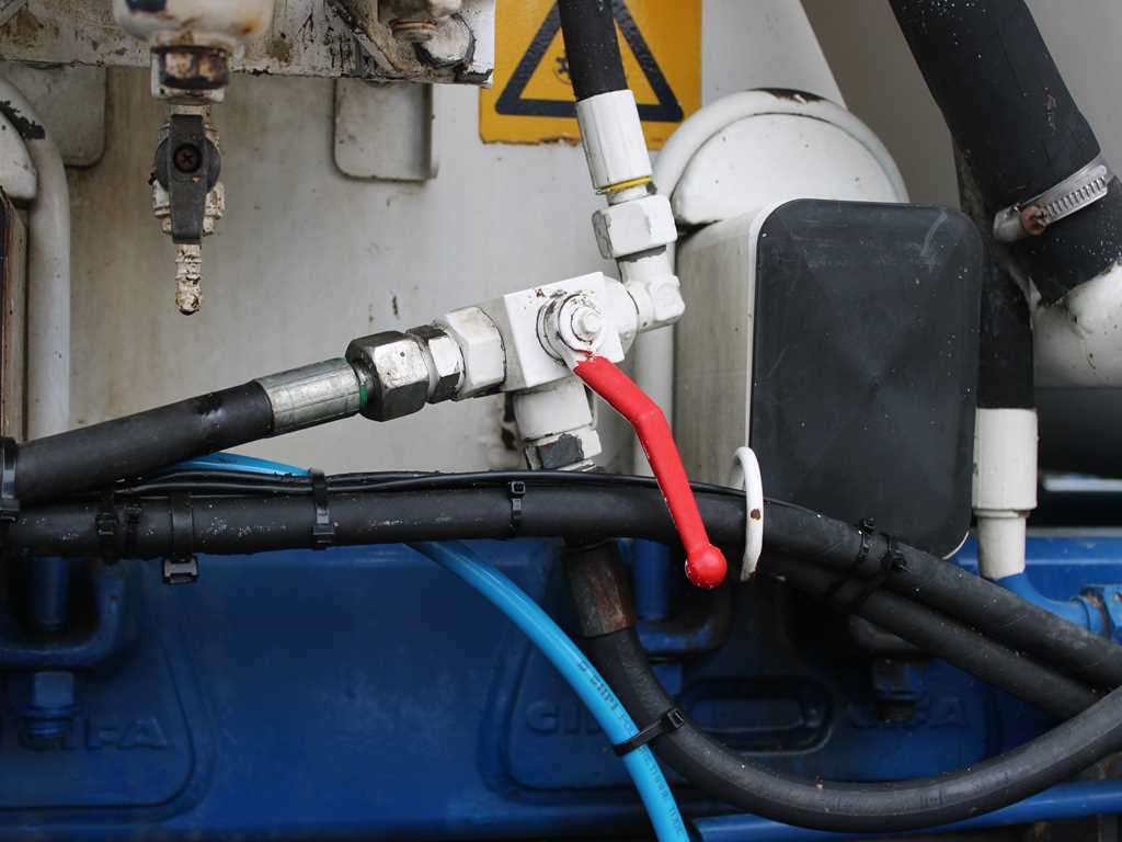 Leasing de  Renault KERAX 420, EURO 3, 7m3, 8X4, CIFA MAGNUM MK 24.4 CONCRETE PUMP Renault KERAX 420, EURO 3, 7m3, 8X4, CIFA MAGNUM MK 24.4 CONCRETE PUMP: foto 8