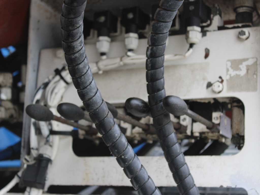 Leasing de  Renault KERAX 420, EURO 3, 7m3, 8X4, CIFA MAGNUM MK 24.4 CONCRETE PUMP Renault KERAX 420, EURO 3, 7m3, 8X4, CIFA MAGNUM MK 24.4 CONCRETE PUMP: foto 17