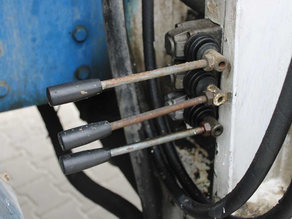 Leasing de  Renault KERAX 420, EURO 3, 7m3, 8X4, CIFA MAGNUM MK 24.4 CONCRETE PUMP Renault KERAX 420, EURO 3, 7m3, 8X4, CIFA MAGNUM MK 24.4 CONCRETE PUMP: foto 12