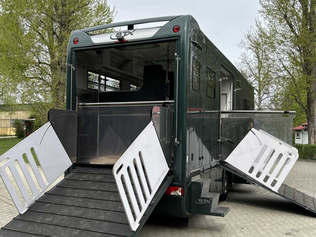 Volvo STX FL, 6 PEOPLE, 5 HORSES, CAMERA, 2X TAIL LIFT - Camión para caballos: foto 5 Volvo STX FL, 6 PEOPLE, 5 HORSES, CAMERA, 2X TAIL LIFT - Camión para caballos: foto 5