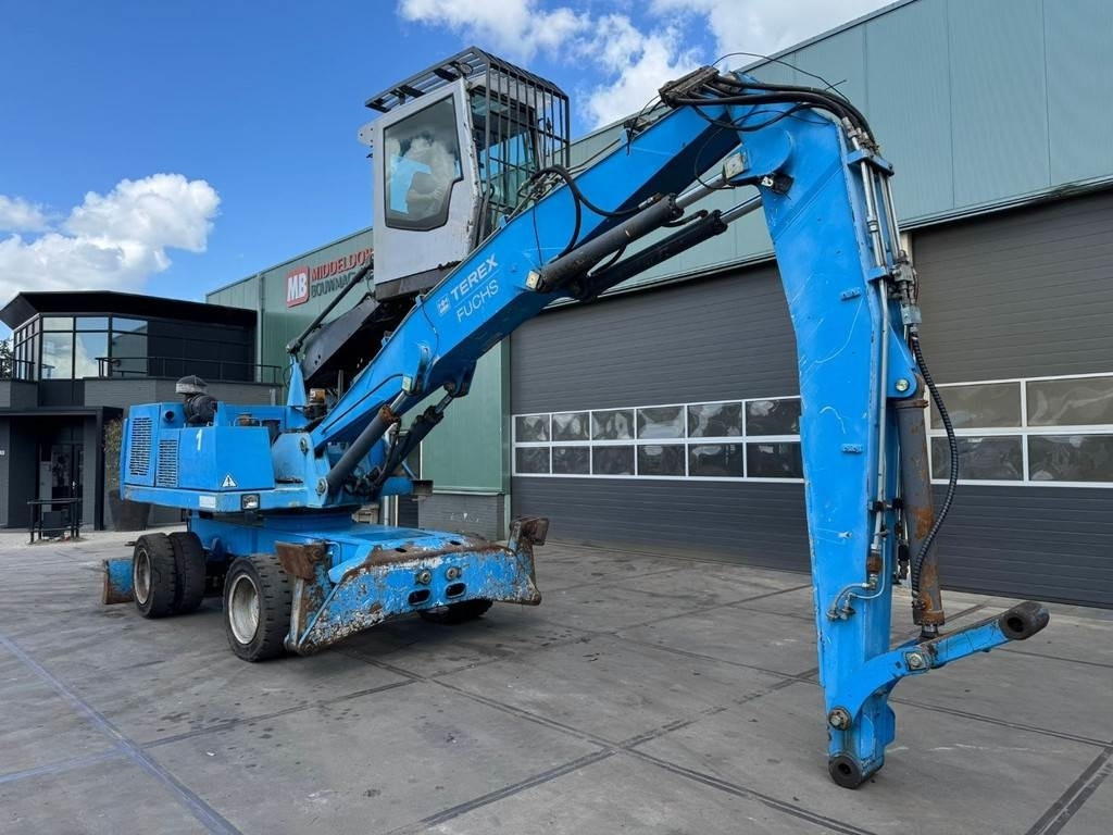 Fuchs MHL 320 - Manipulador de materiales: foto 4 Fuchs MHL 320 - Manipulador de materiales: foto 4