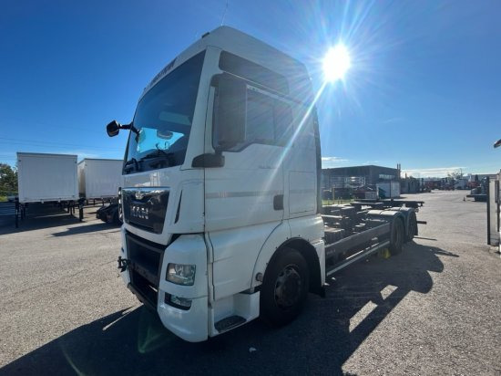 MAN TGX 26.440 BDF, XXL, Retarder, Automatik, E6, Liftachse, Motorschaden, Kurbelwellenschaden - Camión portacontenedore/ Intercambiable: foto 3 MAN TGX 26.440 BDF, XXL, Retarder, Automatik, E6, Liftachse, Motorschaden, Kurbelwellenschaden - Camión portacontenedore/ Intercambiable: foto 3