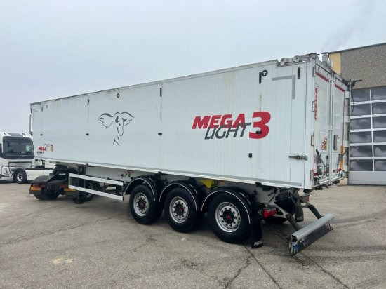 MEGA Alu-Kastenmulde 55m³, SAF-Achsen, Rollplane, Kombiklappe, Stehpodest - Semirremolque volquete: foto 4 MEGA Alu-Kastenmulde 55m³, SAF-Achsen, Rollplane, Kombiklappe, Stehpodest - Semirremolque volquete: foto 4