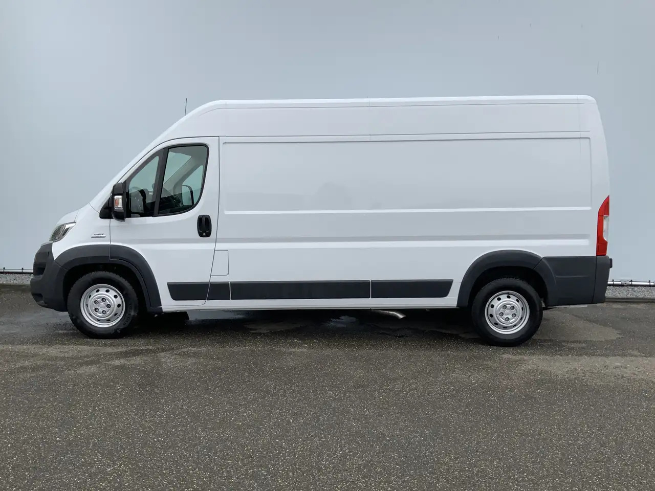 Fiat Ducato 35H 2.3 MultiJet L3H2 Maxi Airco Cruise Navi 3 Zit - Furgón: foto 4 Fiat Ducato 35H 2.3 MultiJet L3H2 Maxi Airco Cruise Navi 3 Zit - Furgón: foto 4