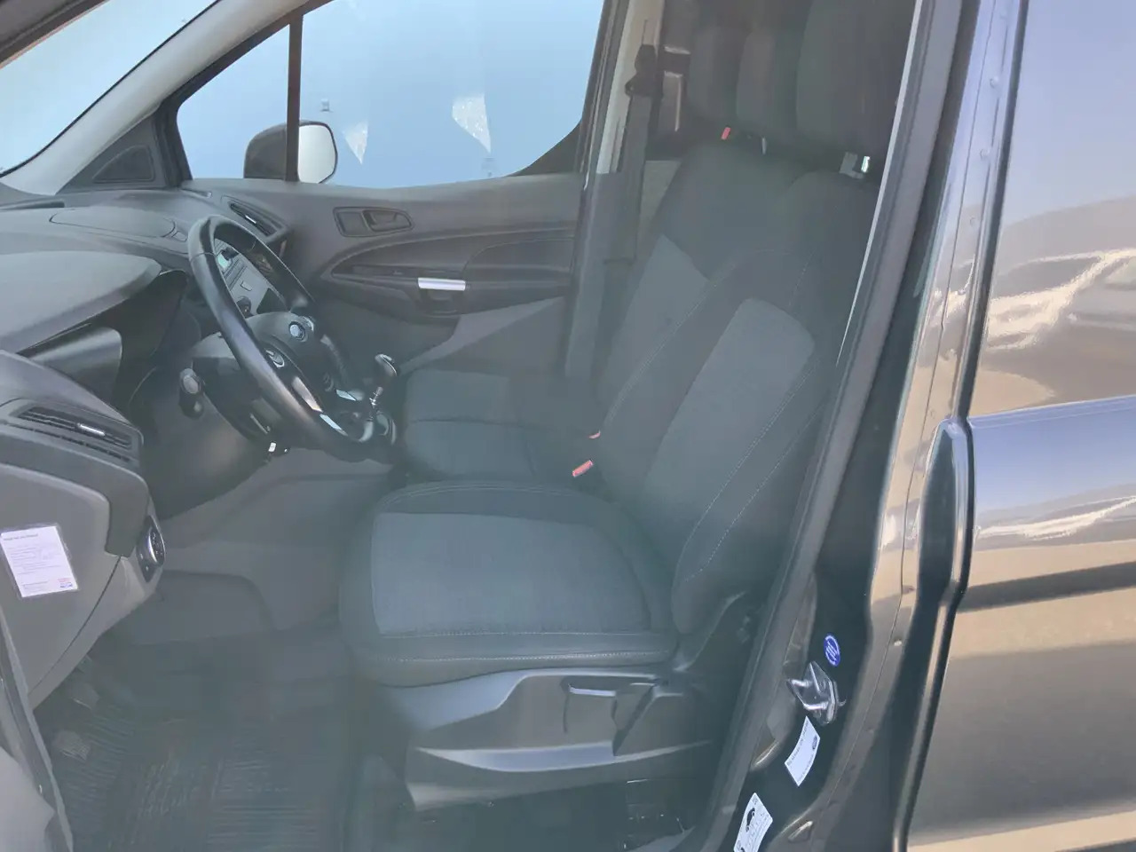 Ford Transit Connect 1.5 EcoBlue L1 Trend Airco Cruise 3 Zits Trekhaak - Furgoneta pequeña: foto 4 Ford Transit Connect 1.5 EcoBlue L1 Trend Airco Cruise 3 Zits Trekhaak - Furgoneta pequeña: foto 4