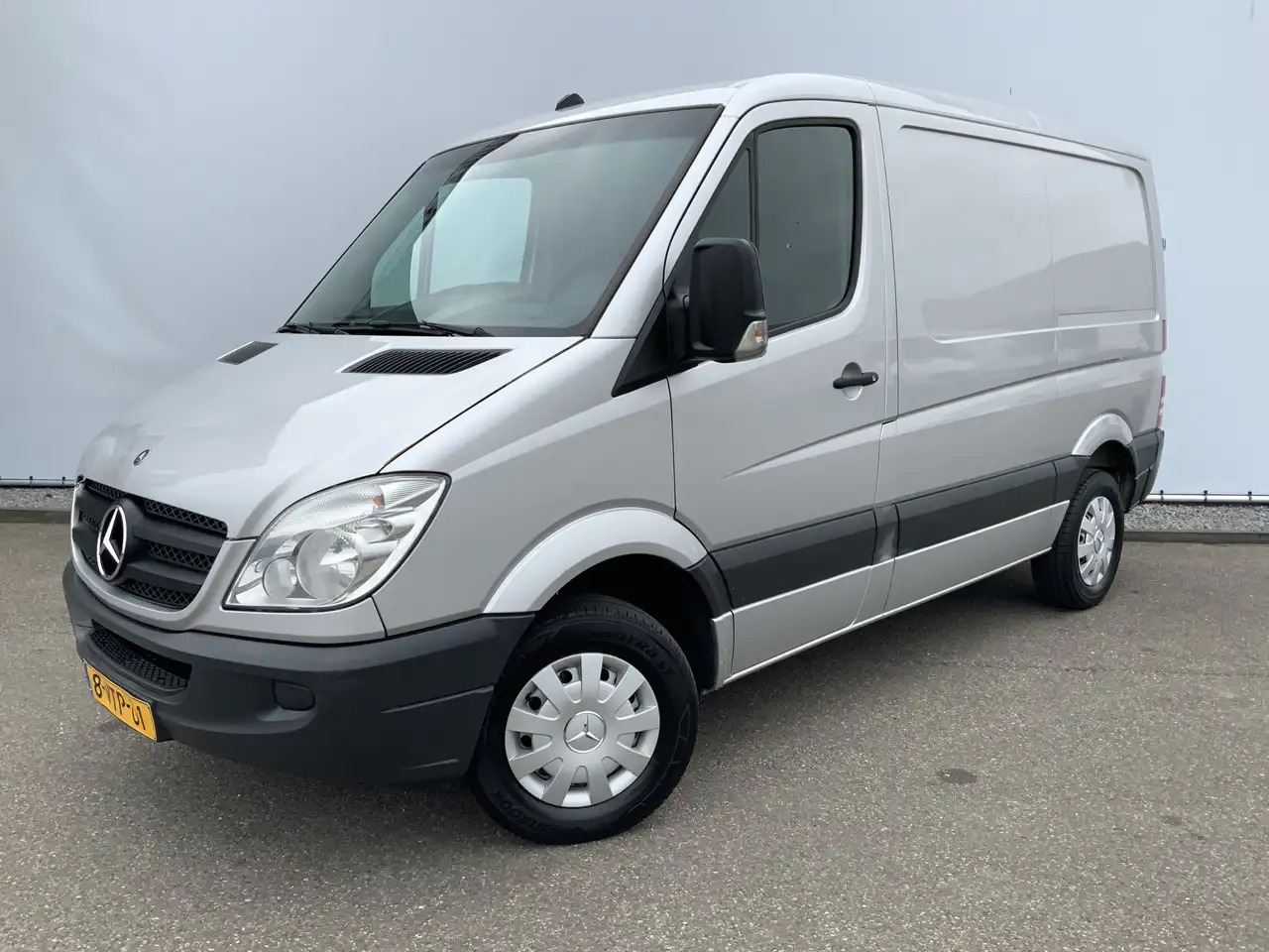 Mercedes-Benz Sprinter 213 2.2 CDI 325 L1H1 Airco Cruise Euro 4 - Furgón: foto 1 Mercedes-Benz Sprinter 213 2.2 CDI 325 L1H1 Airco Cruise Euro 4 - Furgón: foto 1