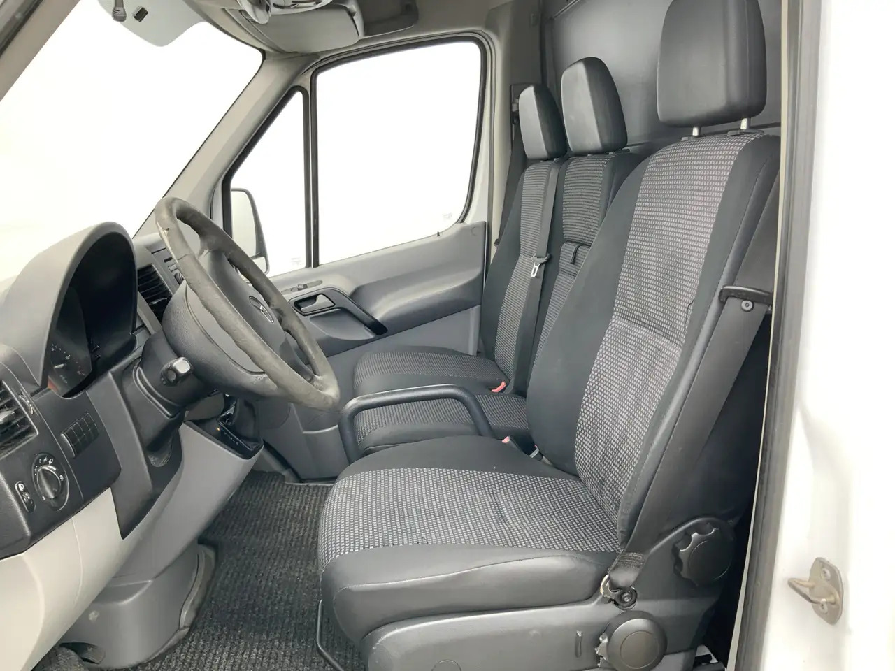 Mercedes-Benz Sprinter 311 2.2 CDI 366 L2 H1 Automaat Trekhaak 2800 kg 3 - Furgón: foto 4 Mercedes-Benz Sprinter 311 2.2 CDI 366 L2 H1 Automaat Trekhaak 2800 kg 3 - Furgón: foto 4