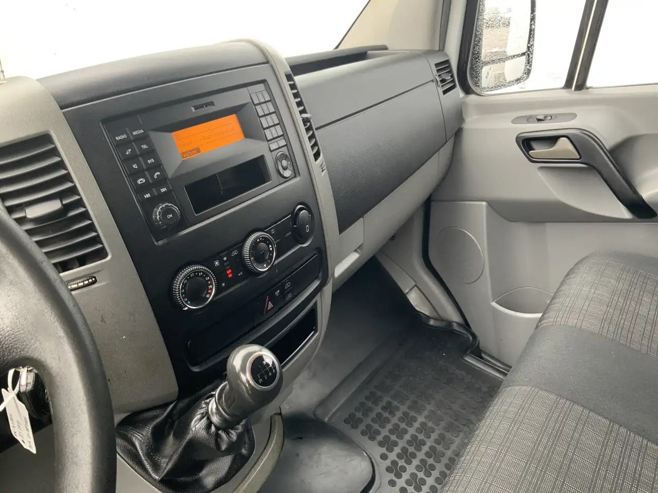 Mercedes-Benz Sprinter 313 2.2 CDI 325 L2 H2 Airco Cruise 3 Zits Trekhaak - Furgón: foto 5 Mercedes-Benz Sprinter 313 2.2 CDI 325 L2 H2 Airco Cruise 3 Zits Trekhaak - Furgón: foto 5