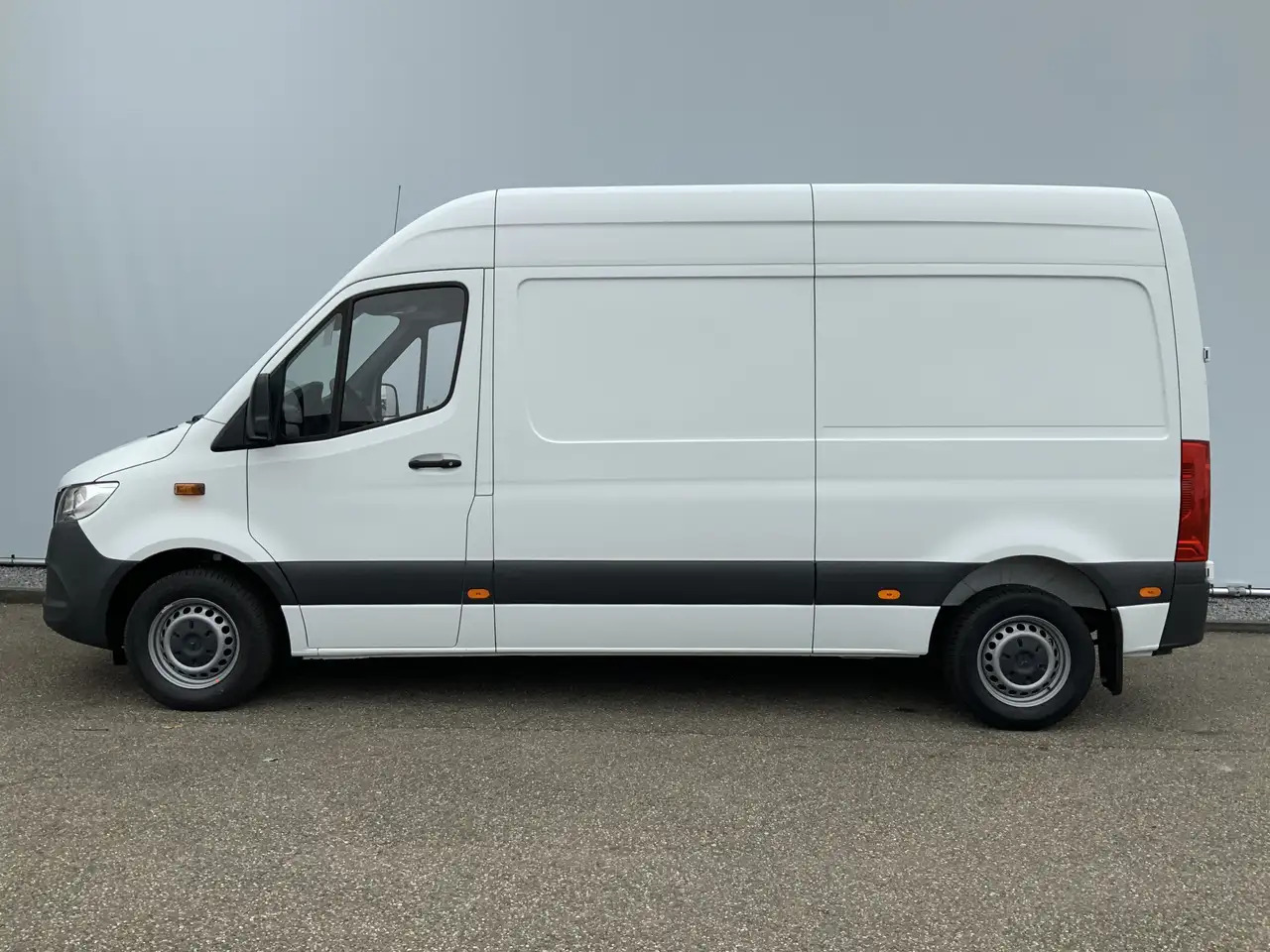 Mercedes-Benz Sprinter 314 2.2 CDI L2H2 Airco Camera Navi 3 Zits MBUX Sch - Furgón: foto 3 Mercedes-Benz Sprinter 314 2.2 CDI L2H2 Airco Camera Navi 3 Zits MBUX Sch - Furgón: foto 3