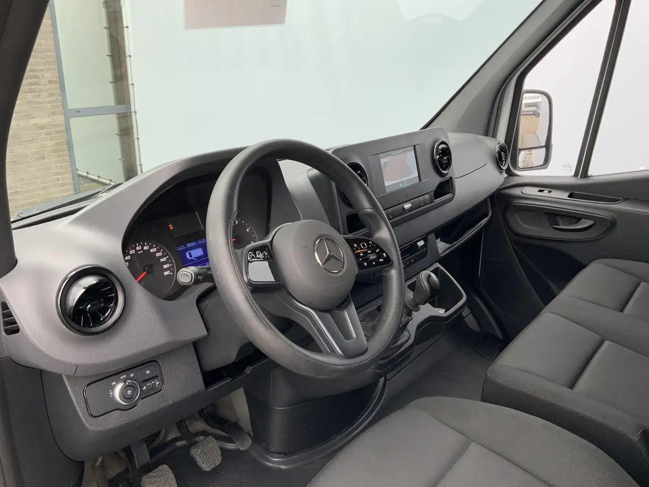 Mercedes-Benz Sprinter 314 2.2 CDI L2H2 Airco Camera Navi 3 Zits MBUX Sch - Furgón: foto 5 Mercedes-Benz Sprinter 314 2.2 CDI L2H2 Airco Camera Navi 3 Zits MBUX Sch - Furgón: foto 5