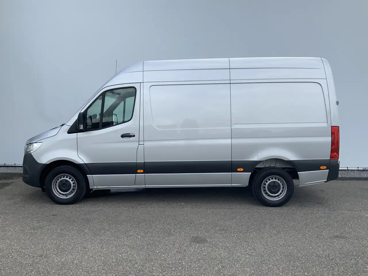 Mercedes-Benz Sprinter 315 1.9 CDI L2H2 Automaat 3 Zits Airco Navi Camera - Furgón: foto 2 Mercedes-Benz Sprinter 315 1.9 CDI L2H2 Automaat 3 Zits Airco Navi Camera - Furgón: foto 2
