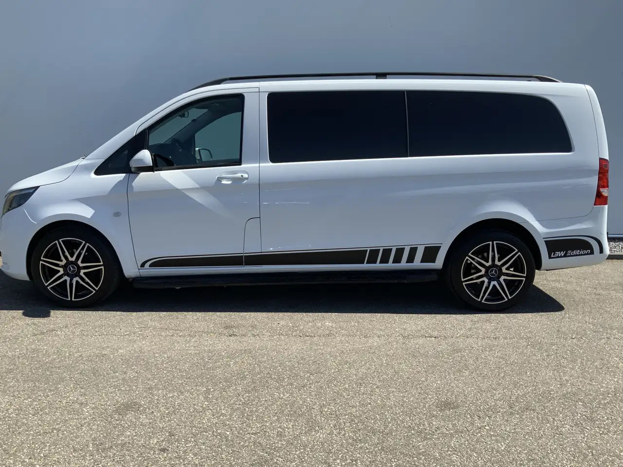 Mercedes-Benz Vito Tourer XL 114 CDI Autom. Airco Cruise Camera Alu V - Furgón: foto 3 Mercedes-Benz Vito Tourer XL 114 CDI Autom. Airco Cruise Camera Alu V - Furgón: foto 3