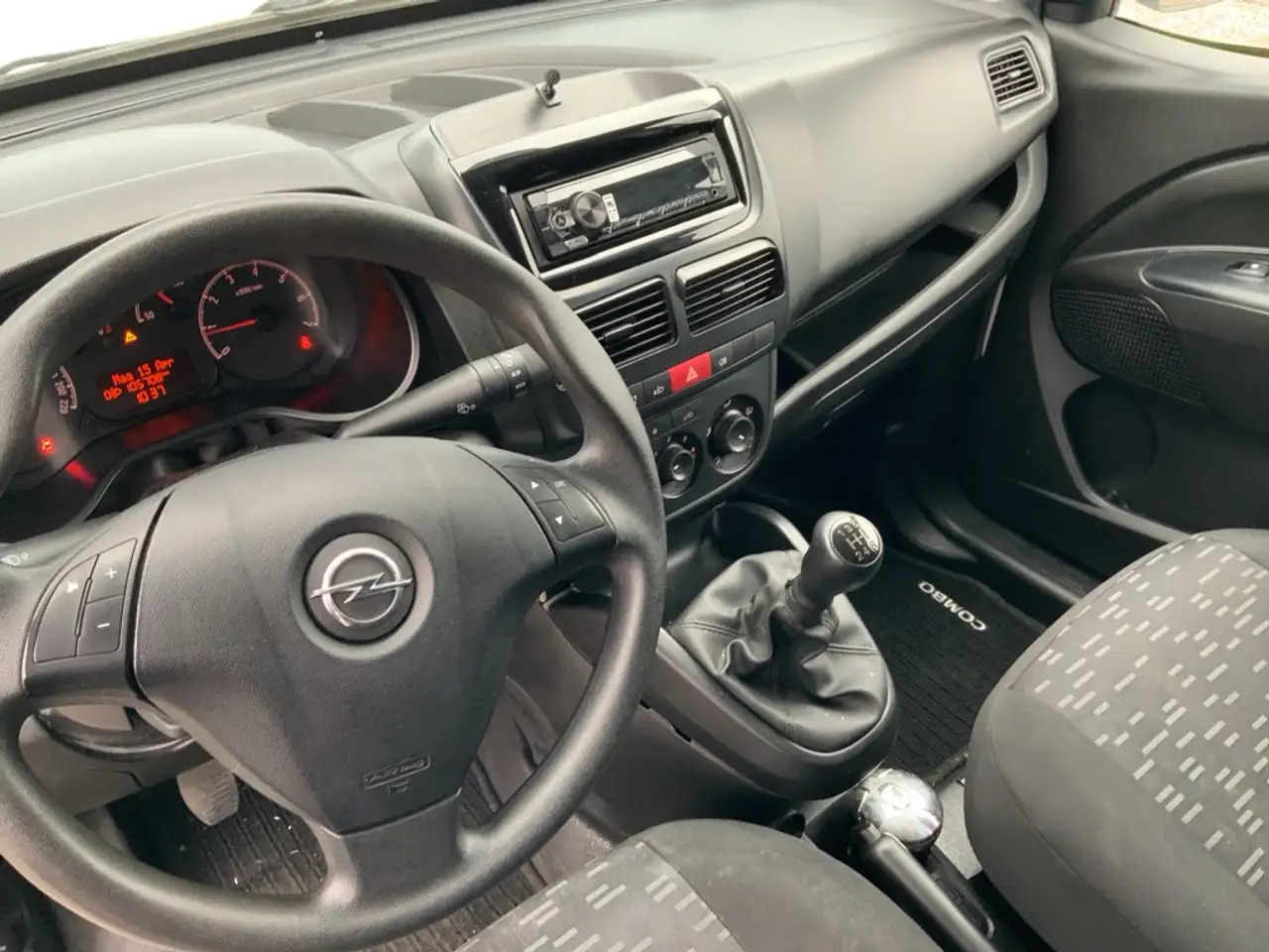 Furgoneta pequeña Opel Combo 1.3 CDTi L1H1 ecoFLEX Selection Airco Trekhaak 100: foto 8 Furgoneta pequeña Opel Combo 1.3 CDTi L1H1 ecoFLEX Selection Airco Trekhaak 100: foto 8