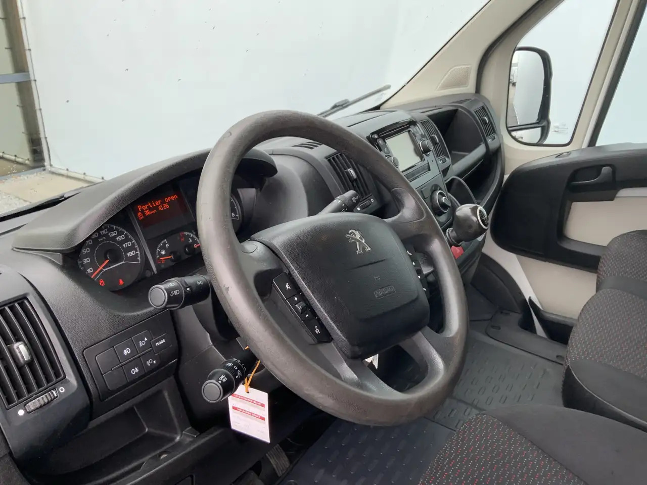 Furgón Peugeot Boxer 330 2.2 HDI L2H2 Première Airco Cruise Camera side: foto 7