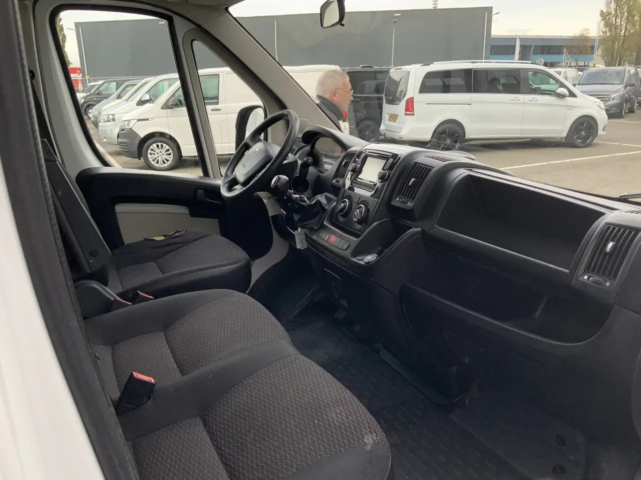 Furgón Peugeot Boxer 330 2.2 HDI L2H2 Première Airco Cruise Camera side: foto 6