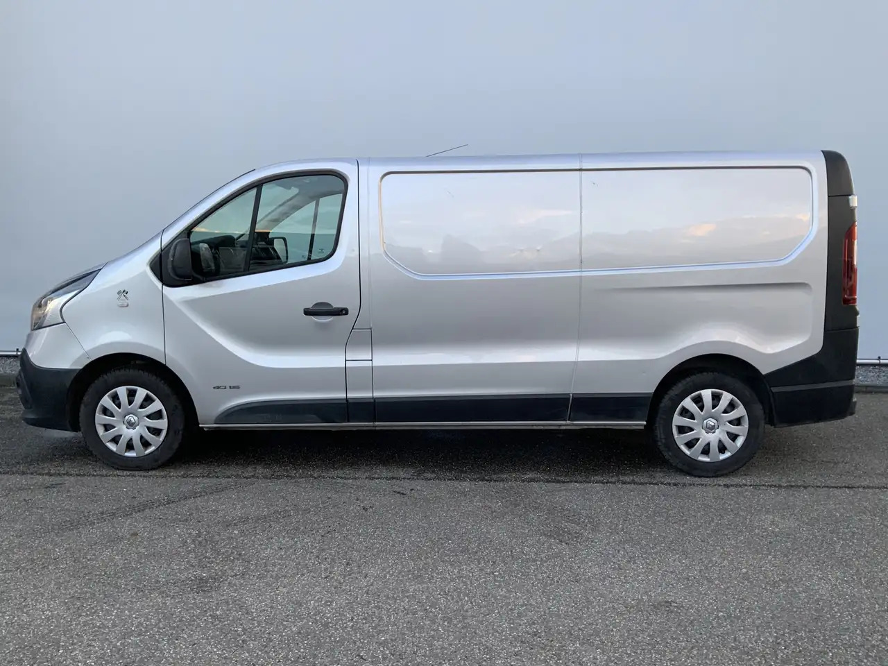 Renault Trafic 1.6 dCi T29 L2H1 Comfort Airco Cruise 3 Zits EXPOR - Furgón: foto 3 Renault Trafic 1.6 dCi T29 L2H1 Comfort Airco Cruise 3 Zits EXPOR - Furgón: foto 3