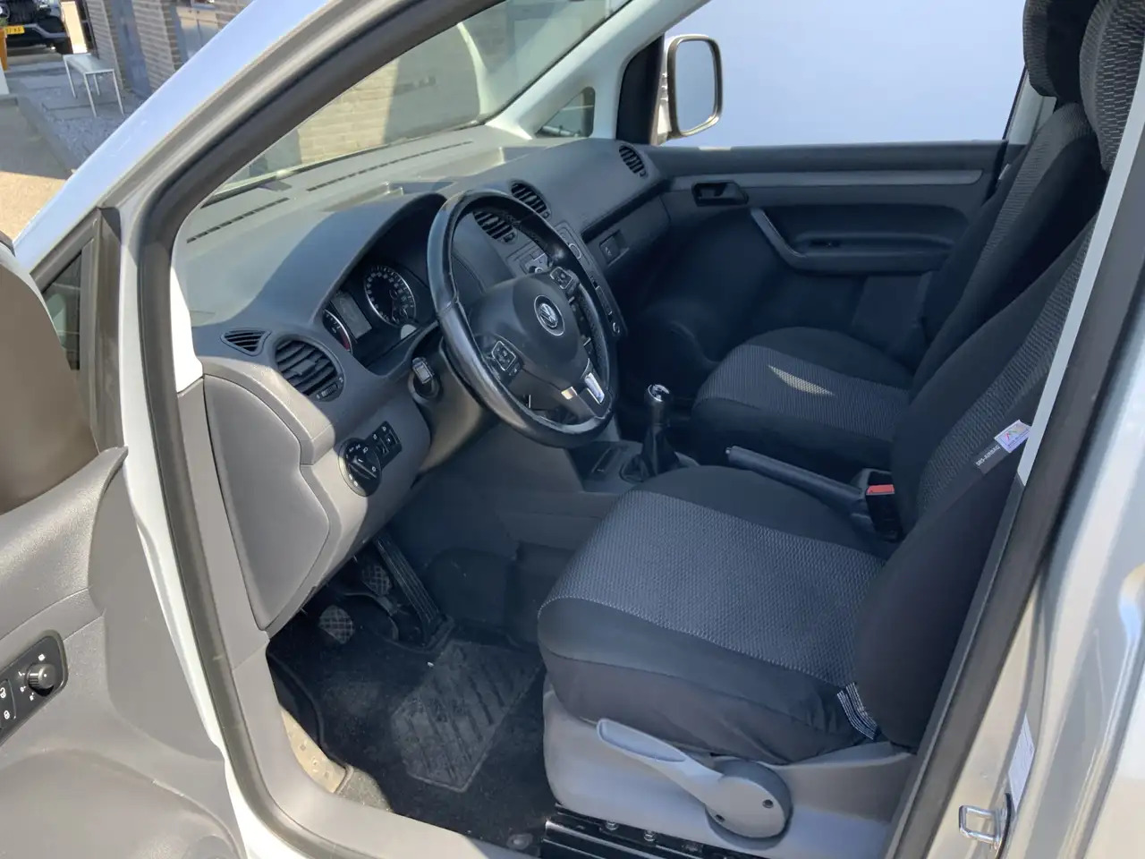 Volkswagen Caddy 1.6 TDI Airco Imperiaal Trekhaak 1400 kg navi Crui - Furgoneta pequeña: foto 4 Volkswagen Caddy 1.6 TDI Airco Imperiaal Trekhaak 1400 kg navi Crui - Furgoneta pequeña: foto 4